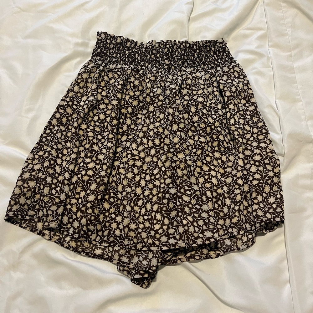 Paper bag flower shorts